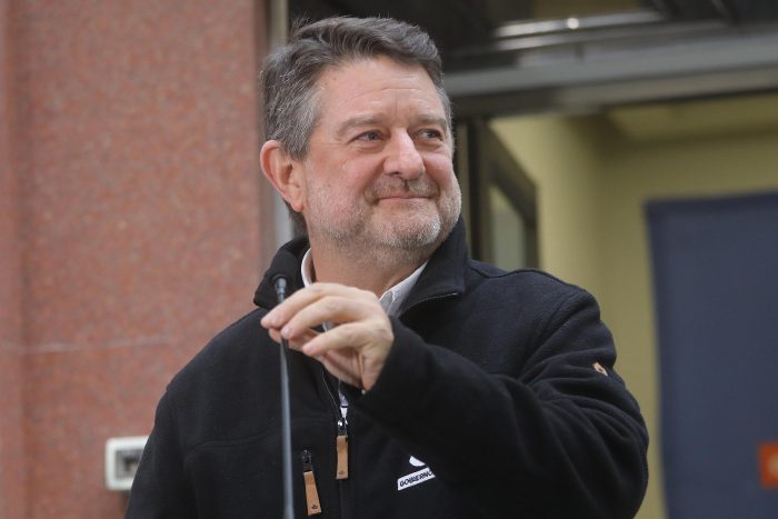 Cores de RN se suman ofensiva de la UDI y Republicanos para destituir al gobernador Claudio Orrego