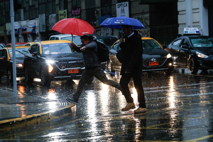 Lluvia en la RM: cortes de luz, calles anegadas y Metro con velocidad reducida