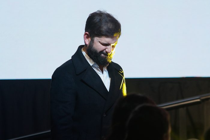 Gabriel Boric inscribe a su hija en el Registro Civil: “Se requiere un posnatal masculino mayor”