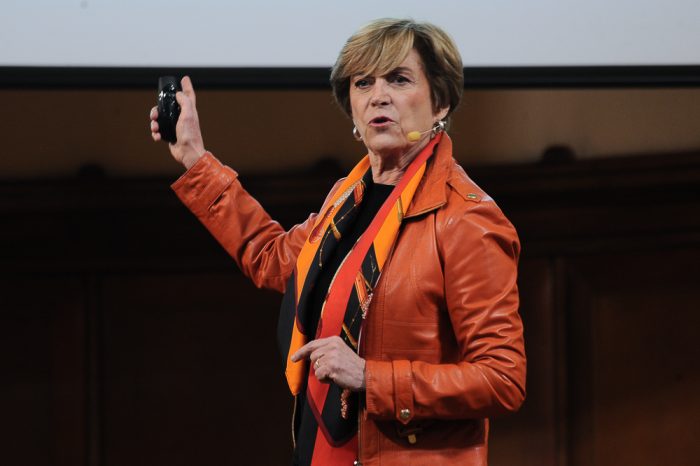 Chusma, chusma: Matthei propone reducir “al mínimo” a TVN y ejemplifica con el Chavo del Ocho