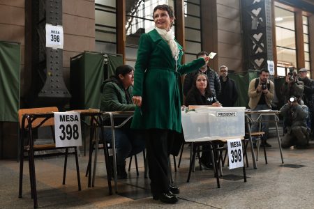 Tohá dice que pase lo que pase, apoyará al ganador de las primarias