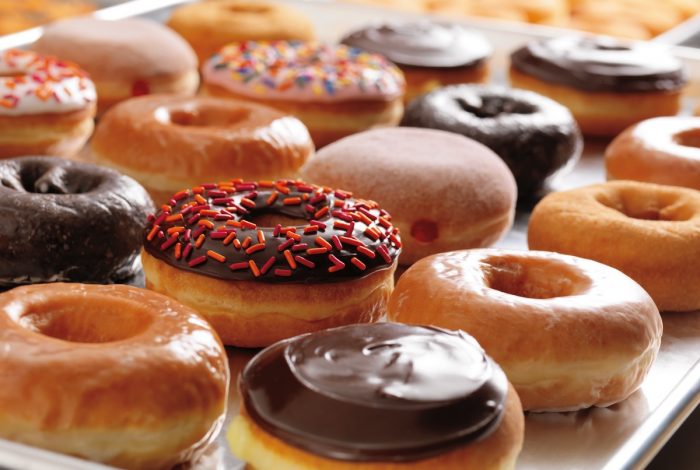 Rellenas, glaseadas o naturales: celebra el Donut Day con un 2×1