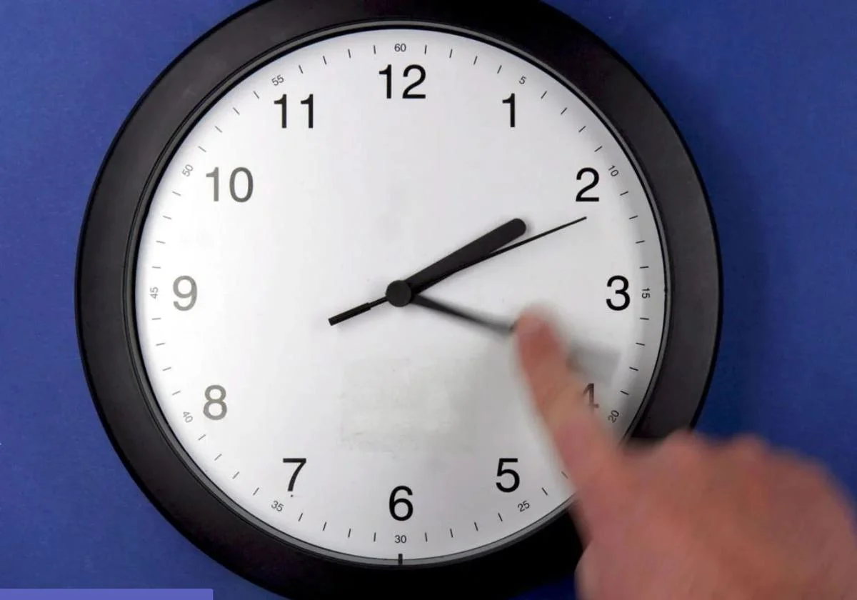 Cambio de hora en Chile: fecha en que deben adelantarse los relojes en 2025
