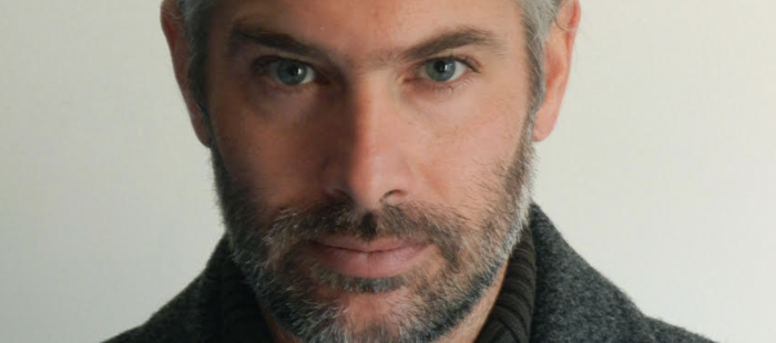 Artista Juan Cristóbal González Bezanilla presenta muestra que reflexiona sobre cuerpo y deseo