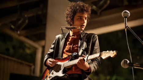 "Un completo desconocido", el musical estadounidense sobre Bob Dylan: un fantasma con guitarra