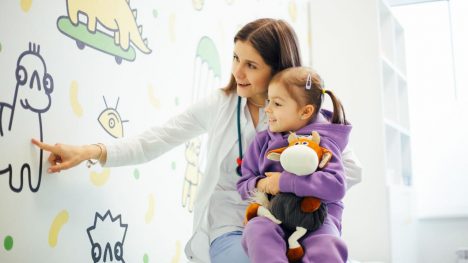 Descanso y control pediátrico: la importancia de aprovechar las vacaciones de invierno para la salud