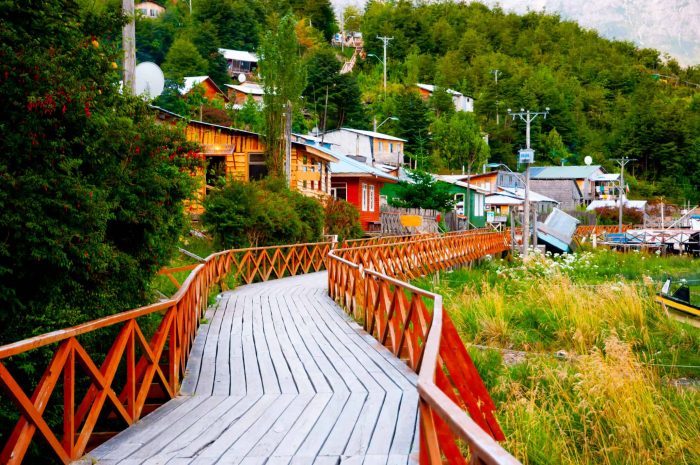 Caleta Tortel: pasarelas, historia y naturaleza en una joya escondida de la Carretera Austral