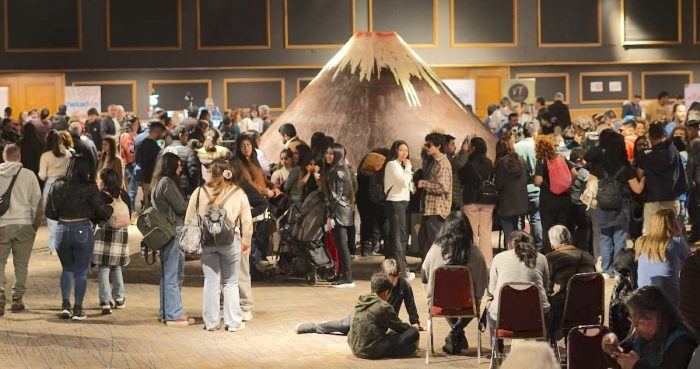 Festival del Chocolate Pucón 2025 tendrá réplica del volcán Villarrica hecha 100% de chocolate
