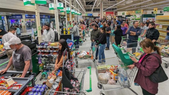 Horarios de supermercados para el feriado del viernes 20 de junio