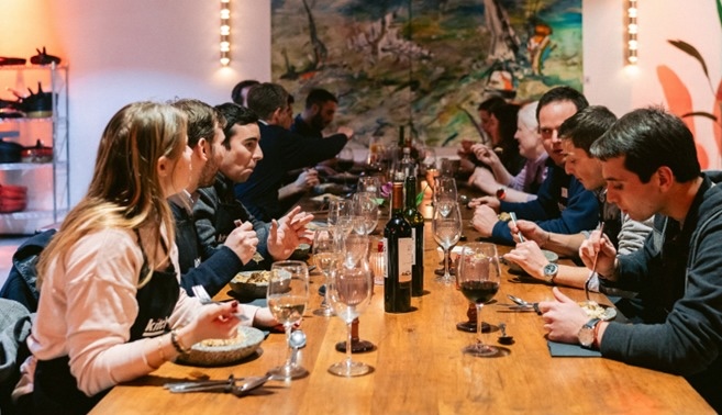 El vino como complemento perfecto a las clases de cocina