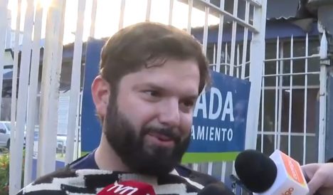 Papá chocho: Presidente Boric asegura tener "felicidad máxima" tras nacimiento de Violeta