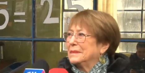 Bachelet reafirma su rol para la "unidad del progresismo" tras votar en primarias