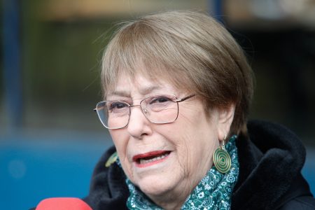 Bachelet reafirma su rol para la "unidad del progresismo" tras votar en primarias