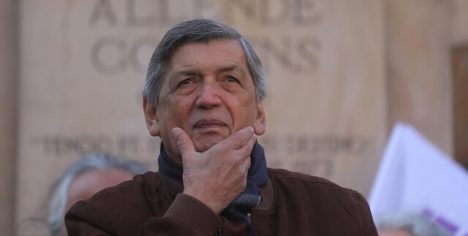 Carmona (PC) advierte que sin la DC y el "centro" la derecha tiene el camino despejado