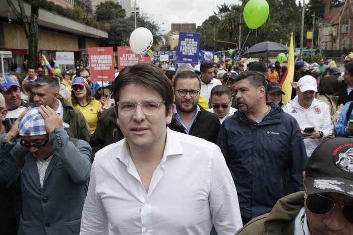 Hieren a bala a candidato presidencial colombiano de derecha Miguel Uribe Turbay