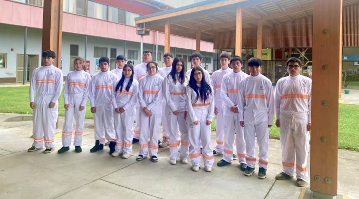 Programa de formación dual incorpora a 150 jóvenes a centros productivos en ocho regiones del país