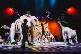 Espectáculo de circo y marionetas gigantes de animales “Viaje a Mombasa”