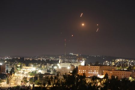 Suenan las alarmas: "Todo Israel está bajo fuego" tras lanzamiento de misiles desde Irán