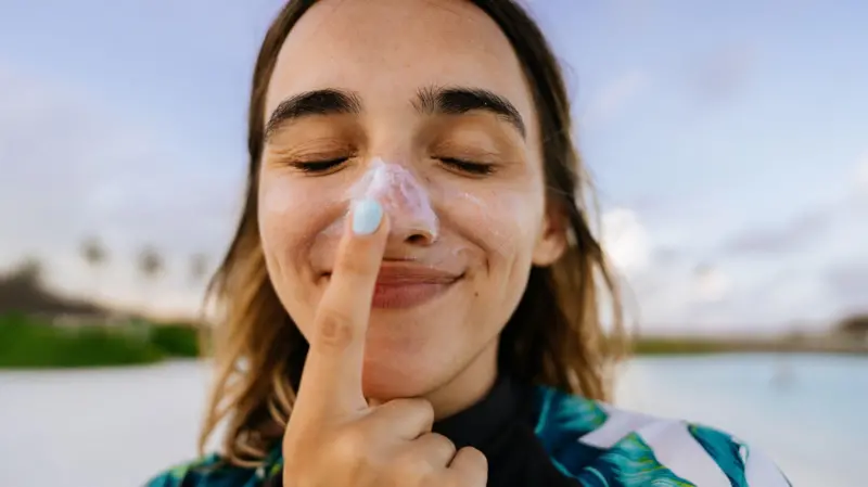 Protectores solares minerales vs. químicos: cuál es la diferencia y cuál es mejor para cada persona