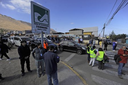 ¿A qué hora llega el tsunami a las costas chilenas? Revisa los horarios de evacuación por región