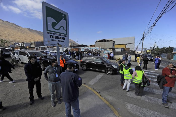 ¿A qué hora llega el tsunami a las costas chilenas? Revisa los horarios de evacuación por región