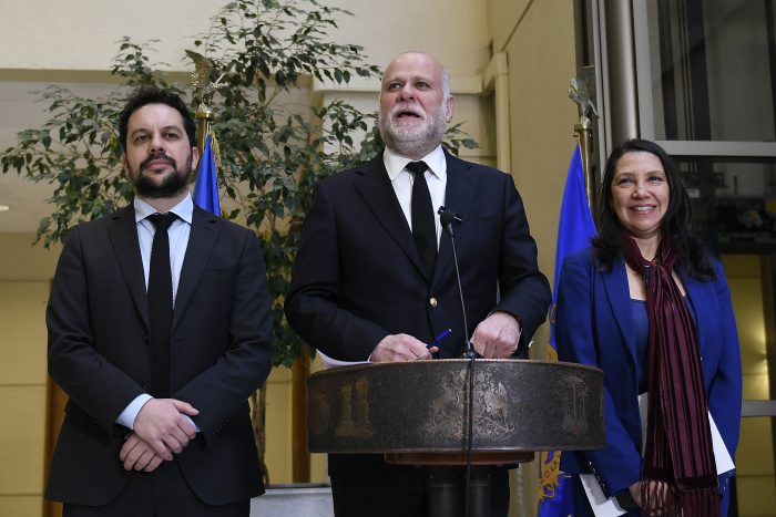 Gobierno ingresa reforma al sistema político: aumenta requisitos para conformación de partidos