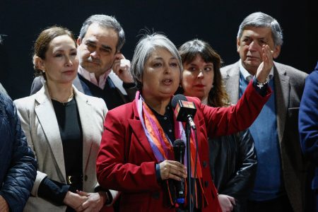 Jeannette Jara y Lautaro Carmona buscan moderar tensiones al interior del PC