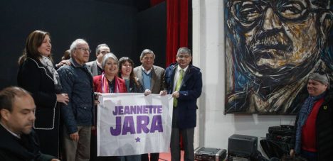 Jara instala mesa política oficialista y comienza a definir hoja de ruta para acercarse al centro