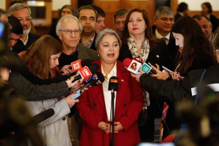 Jara responde a insultos de Kaiser: "Yo pensé que la dureza se iba a expresar en ideas"