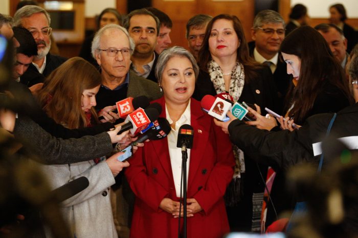 Jara responde a insultos de Kaiser: “Yo pensé que la dureza se iba a expresar en ideas”