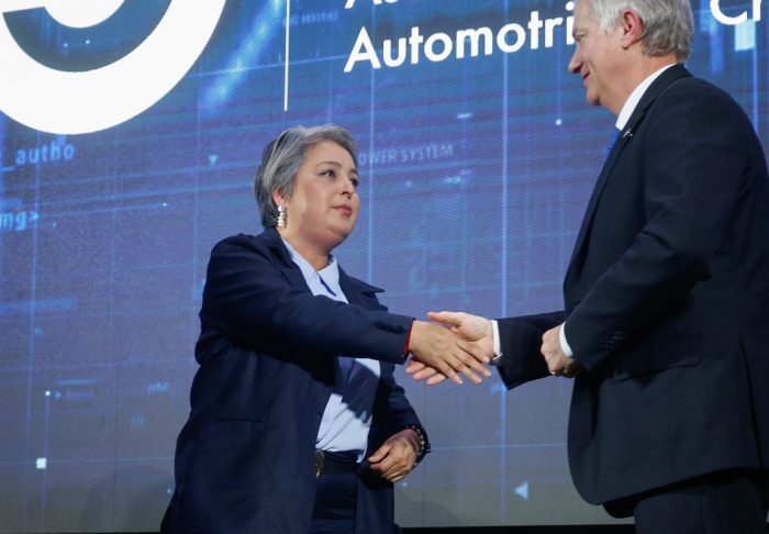 Jeannette Jara cuestiona a Carmona y Jadue: “No estoy subordinada a las decisiones del PC”