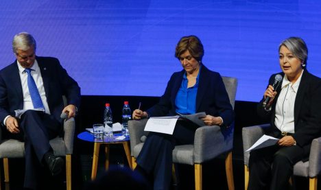 Encuestas presidenciales muestran primer alza leve de Matthei en meses y bajas de Kast y Jara