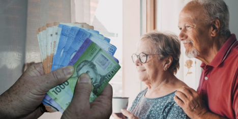 Esta caja de compensación otorga $40.000 a adultos mayores que cumplen con este requisito