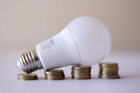Chile entre los países con la luz más cara de Latinoamérica: revisa el ranking