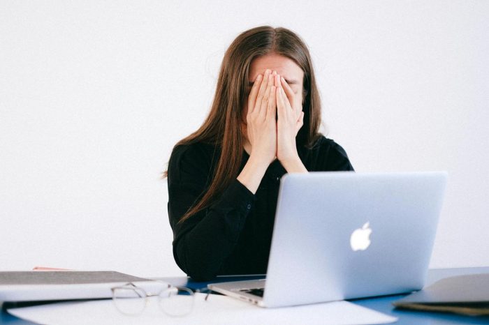 Crashout: el colapso emocional de la Generación Z que arrasa en TikTok