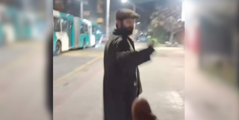 El encuentro "random" de un tiktokero con el Presidente Boric en medio de una transmisión en vivo