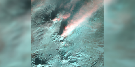 Entra en erupción el volcán Kliuchevskói tras potentes terremotos en Kamchatka