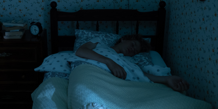Sueño adecuado en niños y adolescentes: clave para su crecimiento, salud y buen rendimiento escolar