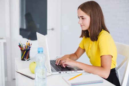 ¿Herramienta o atajo? La IA y el debilitamiento del pensamiento crítico