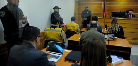 Maleta con drogas en avión FACH: imputada dice que pidió autorización al capitán para subirla