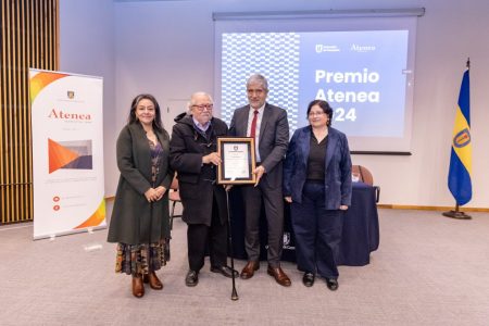 Grínor Rojo es distinguido con el Premio Atenea 2024