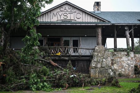 Se eleva a 68 cifra de fallecidos tras inundaciones en Texas: autoridades afirman "van a aumentar"