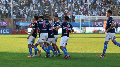 Garnero estrena su primer triunfo: UC hunde a un Colo Colo sin ideas en el clásico