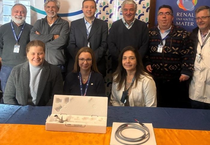 Hospital Sótero del Río recibe nuevo cistoscopio para mejorar diagnósticos urológicos en niños