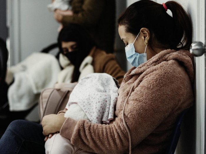 Lactancia materna durante enfermedades respiratorias: especialistas recomiendan no interrumpir