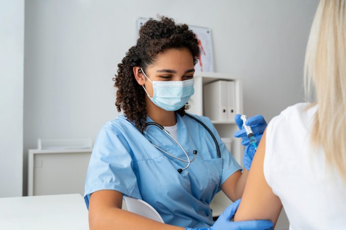 Neurobionta en invierno: cómo este complejo de vitaminas B alivia el estrés y cansancio en mujeres