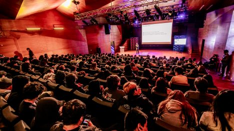 En agosto vuelve Congreso Jóvenes Futuro: invitación a despertar del scroll y repensar el presente