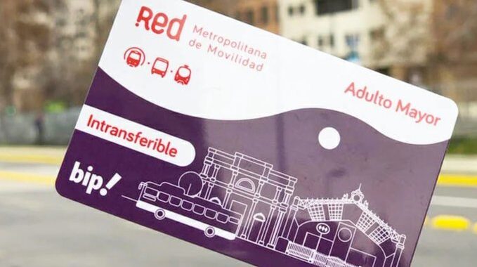 Rebaja del 50% en transporte público para adultos mayores: cómo obtener la tarjeta y dónde usarla