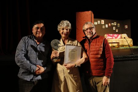 Consuelo Holzapfel es galardonada en los Temporales Teatrales de Puerto Montt