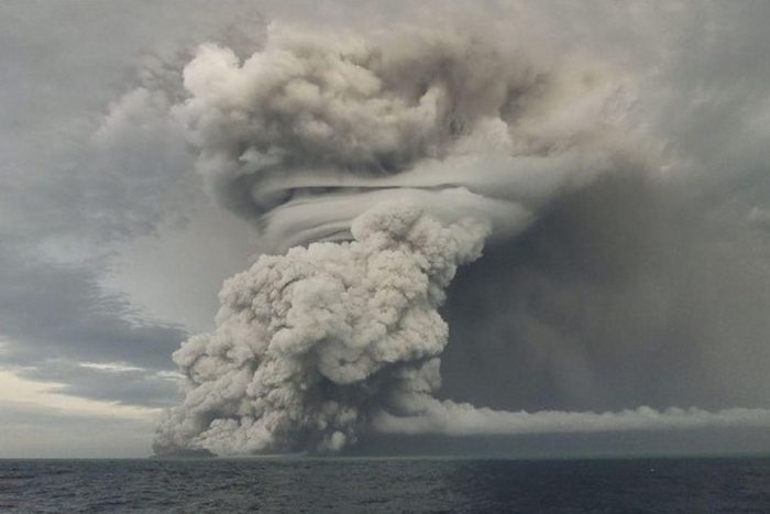 Respuestas a existencia de vida extraterrestre podrían estar en volcanes de profundidades marinas